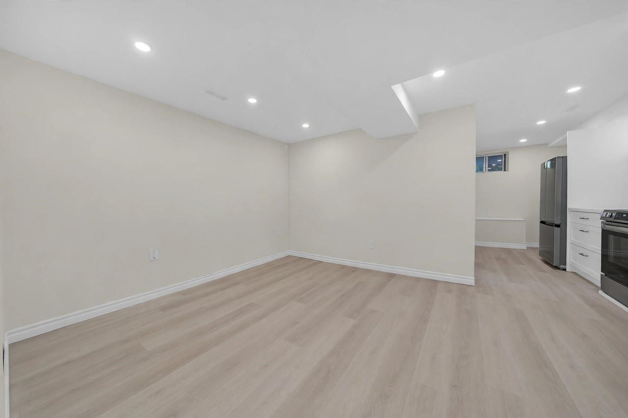 3517 Saint Clair Avenue East - Photo 3 of 20
