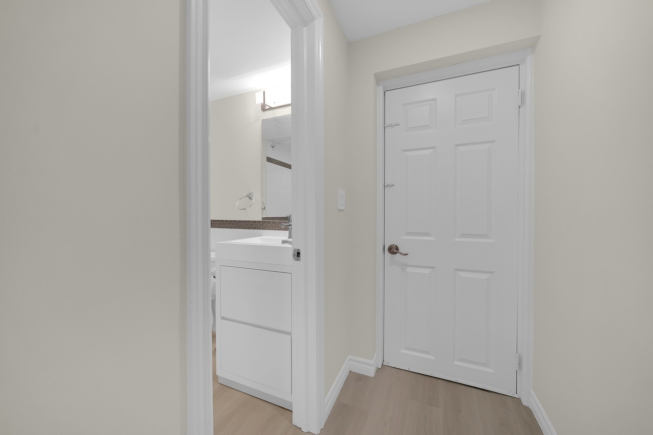 3517 Saint Clair Avenue East - Photo 4 of 20