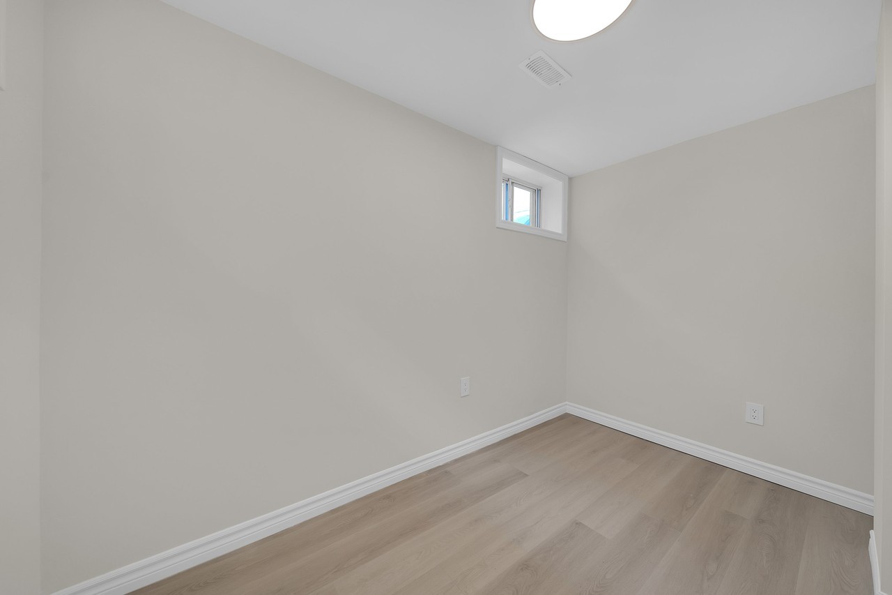 3517 Saint Clair Avenue East - Photo 7 of 20