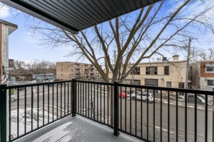 featured image of 9411 Avenue Merritt #8