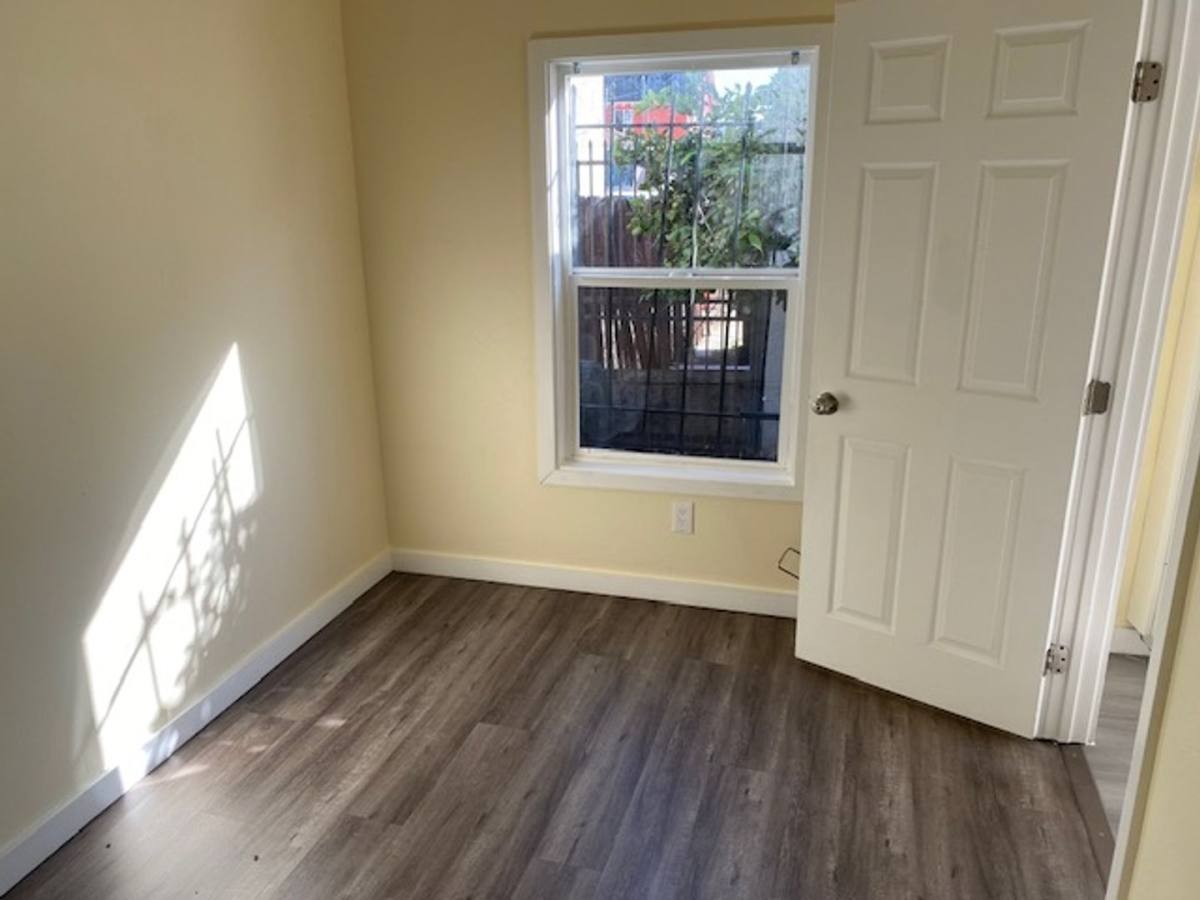 10910 S Figueroa St #A - Photo 5 of 6