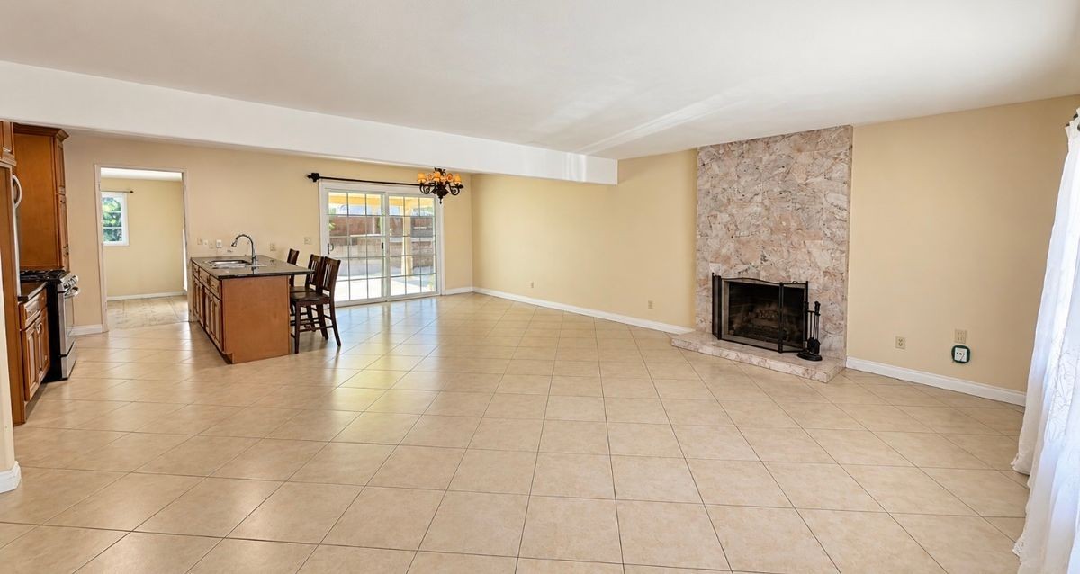 9430 Hawthorne Ave - Photo 3 of 11