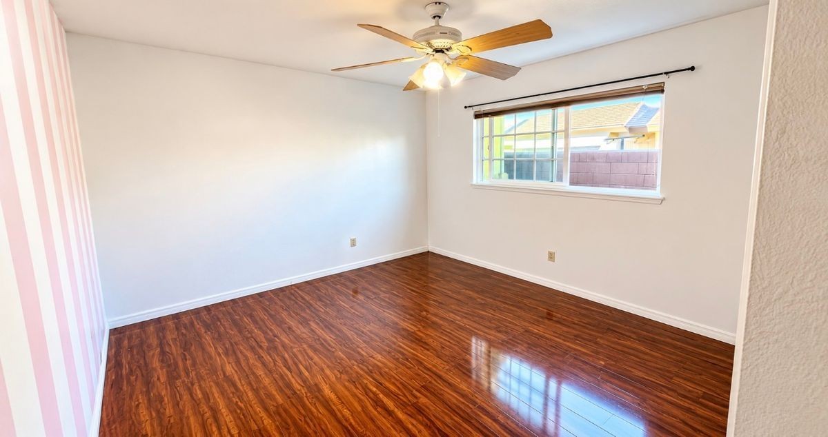 9430 Hawthorne Ave - Photo 4 of 11