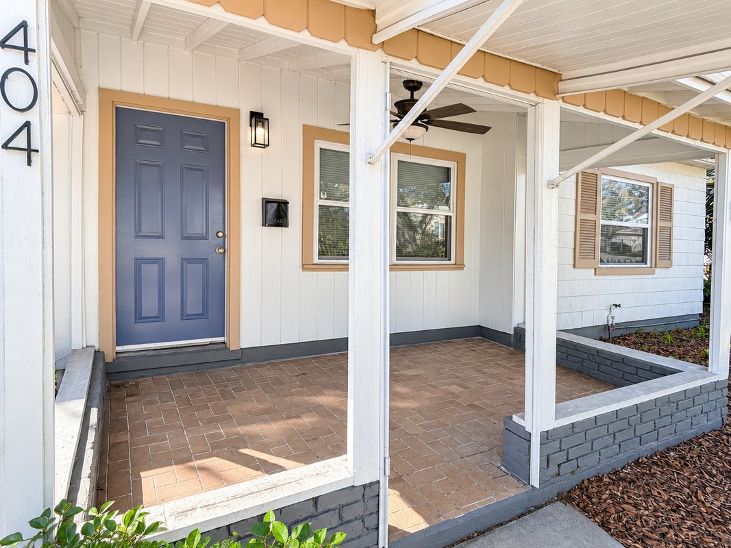 404 W Idlewild Ave - Photo 3 of 18