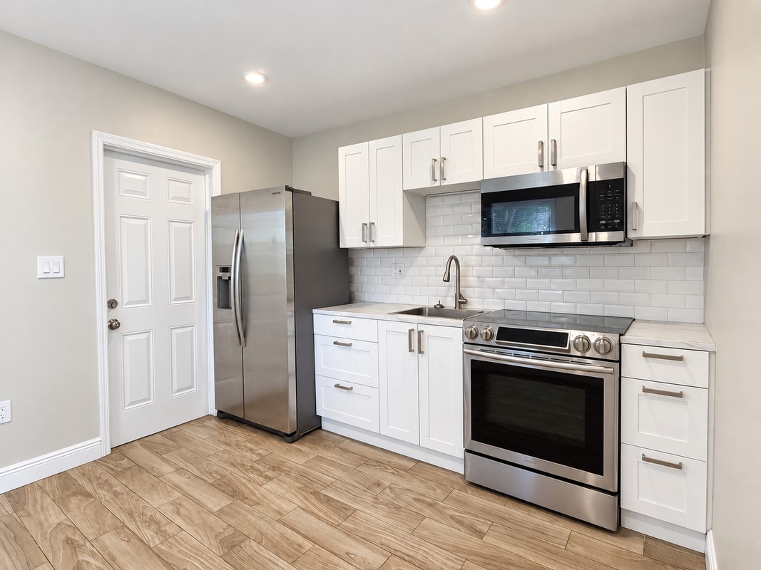 404 W Idlewild Ave - Photo 6 of 18