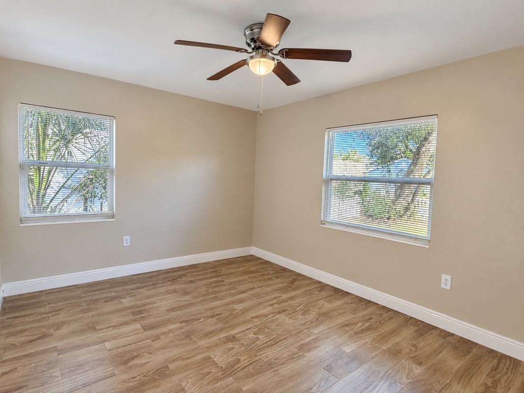 404 W Idlewild Ave - Photo 7 of 18