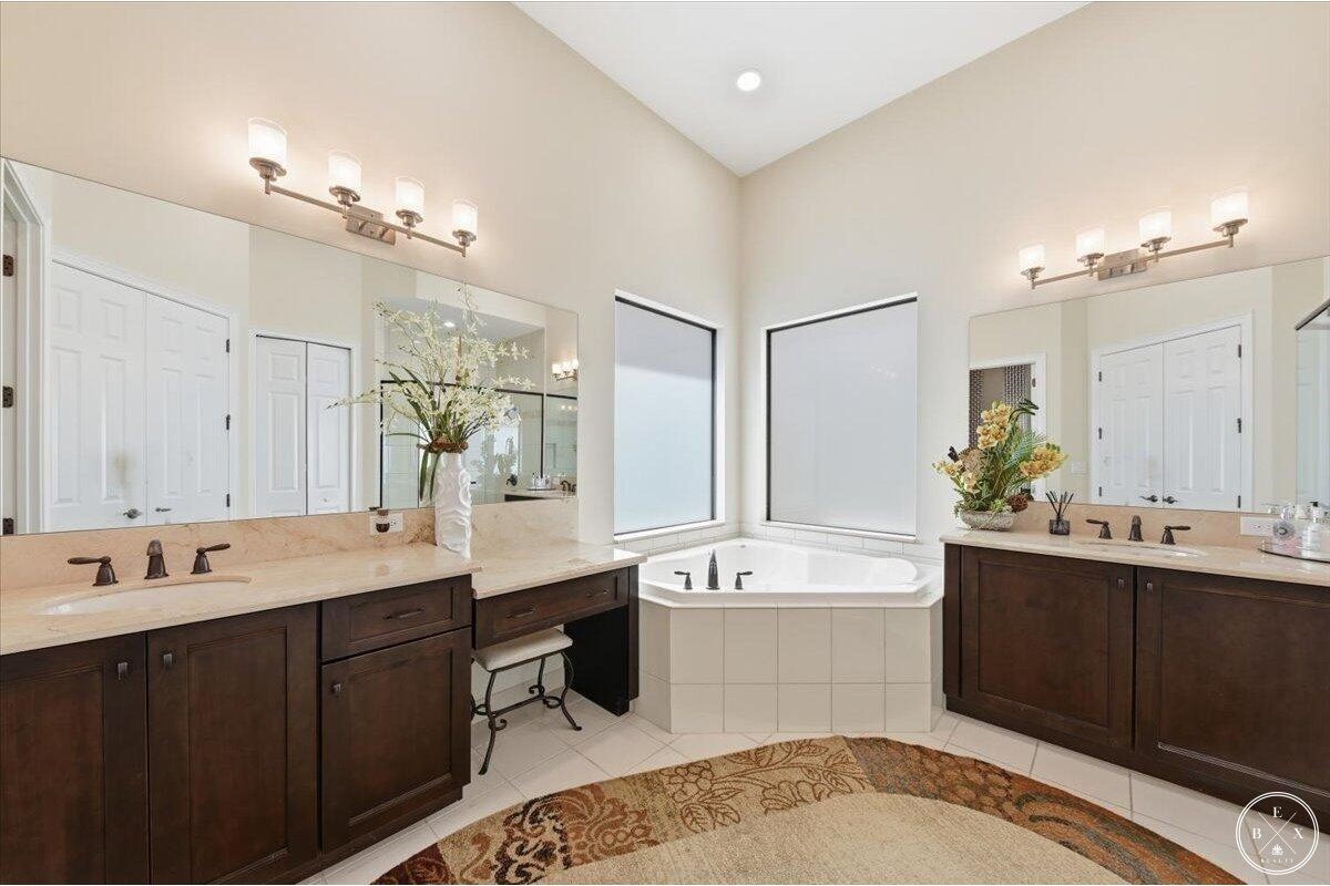 9769 Bozzano Dr - Photo 4 of 5