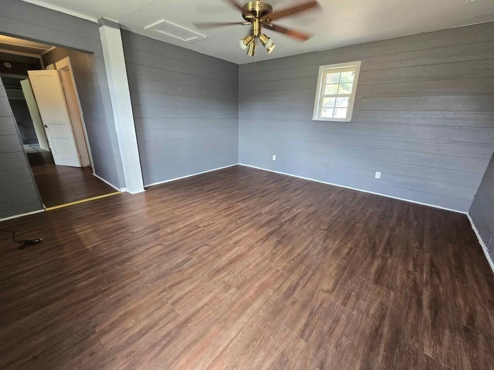 330 N Fisher St - Photo 2 of 9