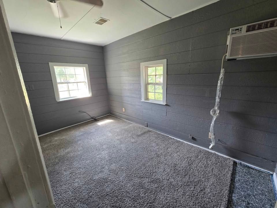 330 N Fisher St - Photo 5 of 9