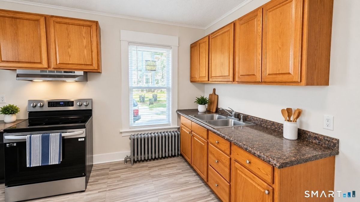 770 Winchester Ave ##1 - Photo 3 of 5