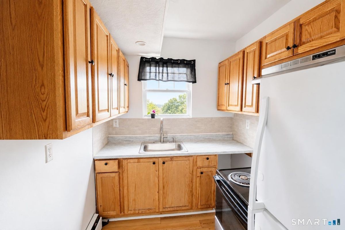 56 Ann St ##2 - Photo 3 of 6