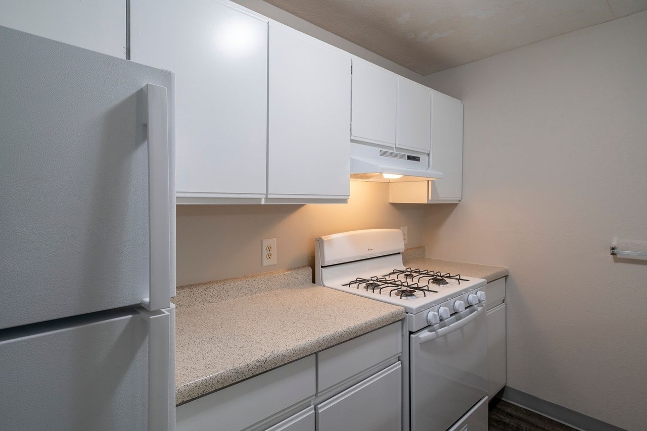 Pinery Woods Apartments - Photo 2 of 27