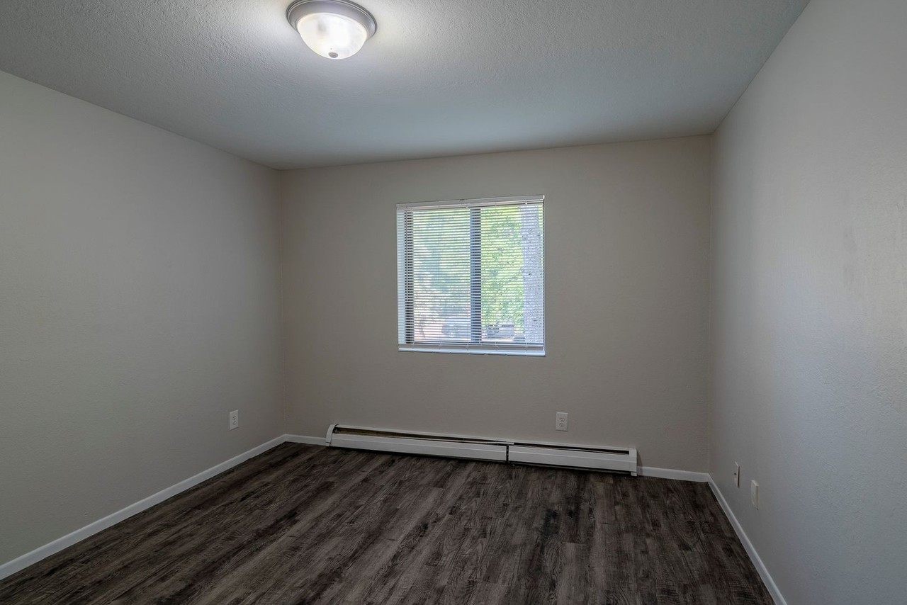 Pinery Woods Apartments - Photo 5 of 27