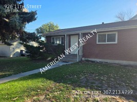 featured image of 926 11th St