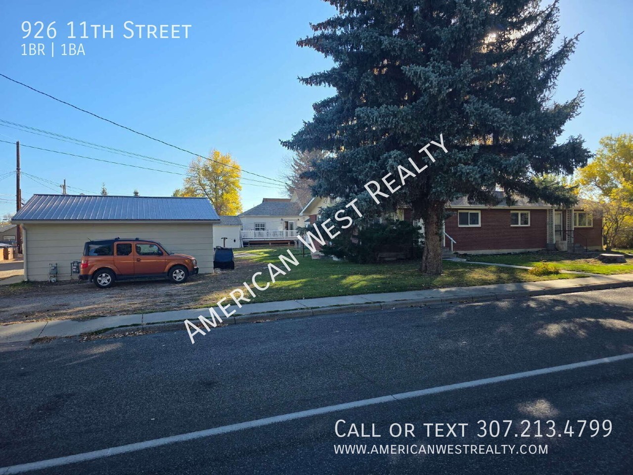926 11th St - Photo 2 of 12
