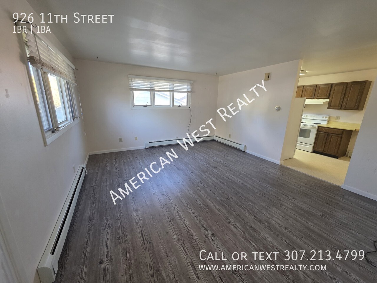 926 11th St - Photo 3 of 12