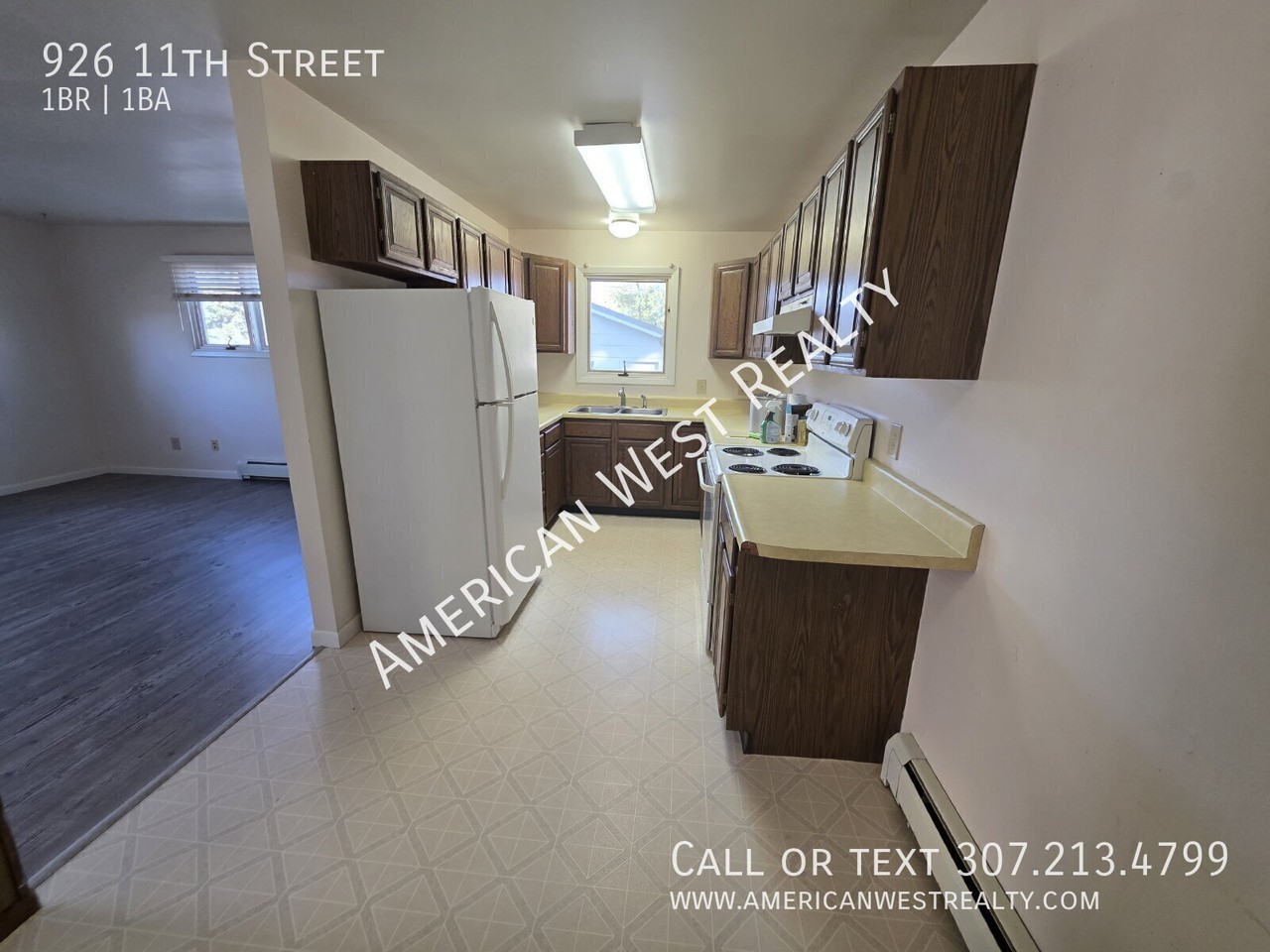 926 11th St - Photo 6 of 12
