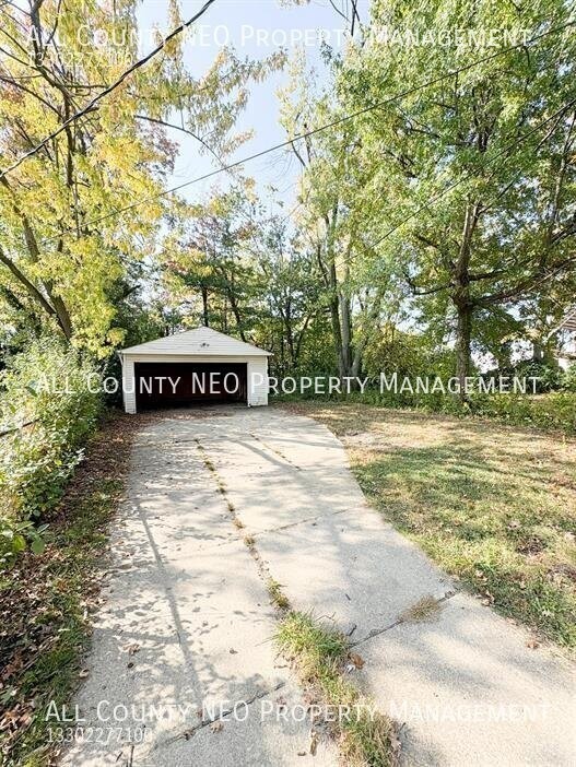 1468 Dille Rd - Photo 2 of 14