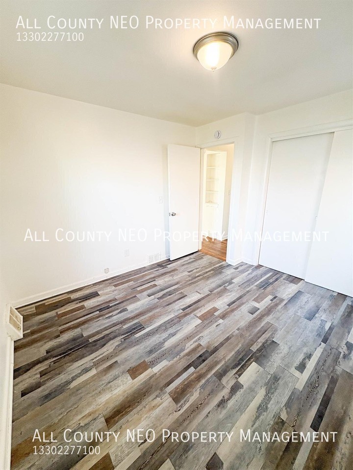 1468 Dille Rd - Photo 6 of 14