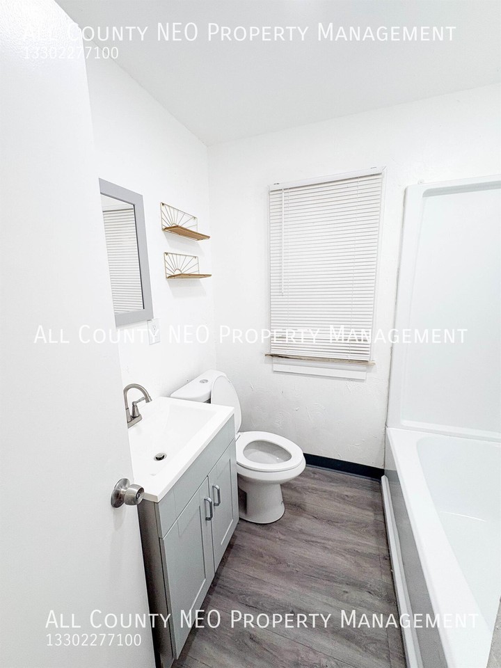 1468 Dille Rd - Photo 7 of 14