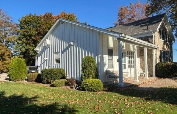 448 Grandview Dr - Photo 2 of 8