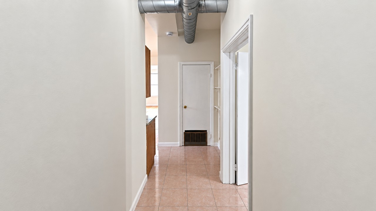 3135 West Augusta Boulevard - Photo 5 of 26