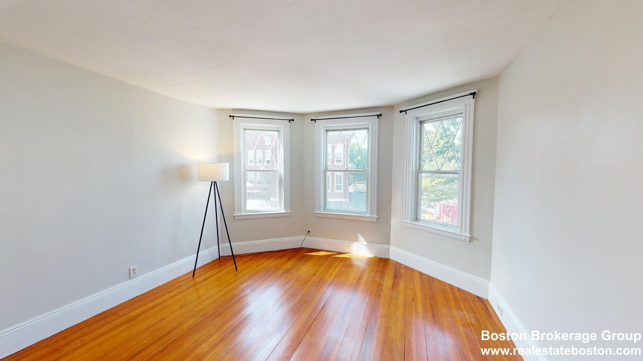 30 Roseclair St. - Photo 5 of 39
