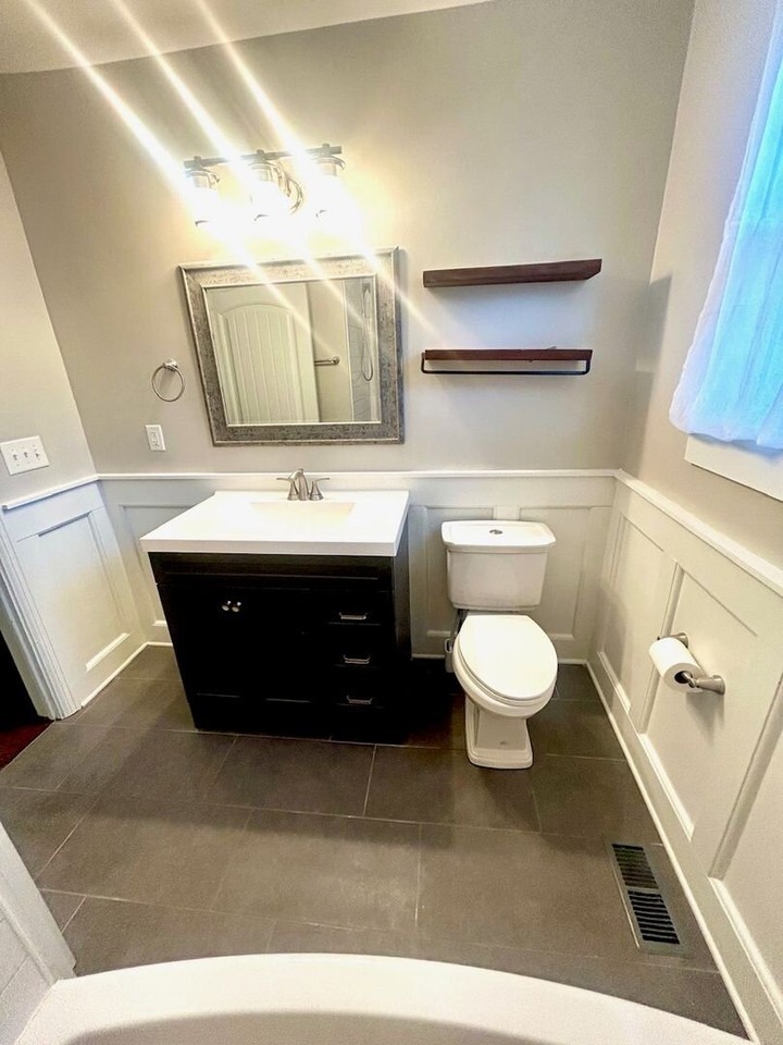 16 Lynn St - Photo 7 of 14