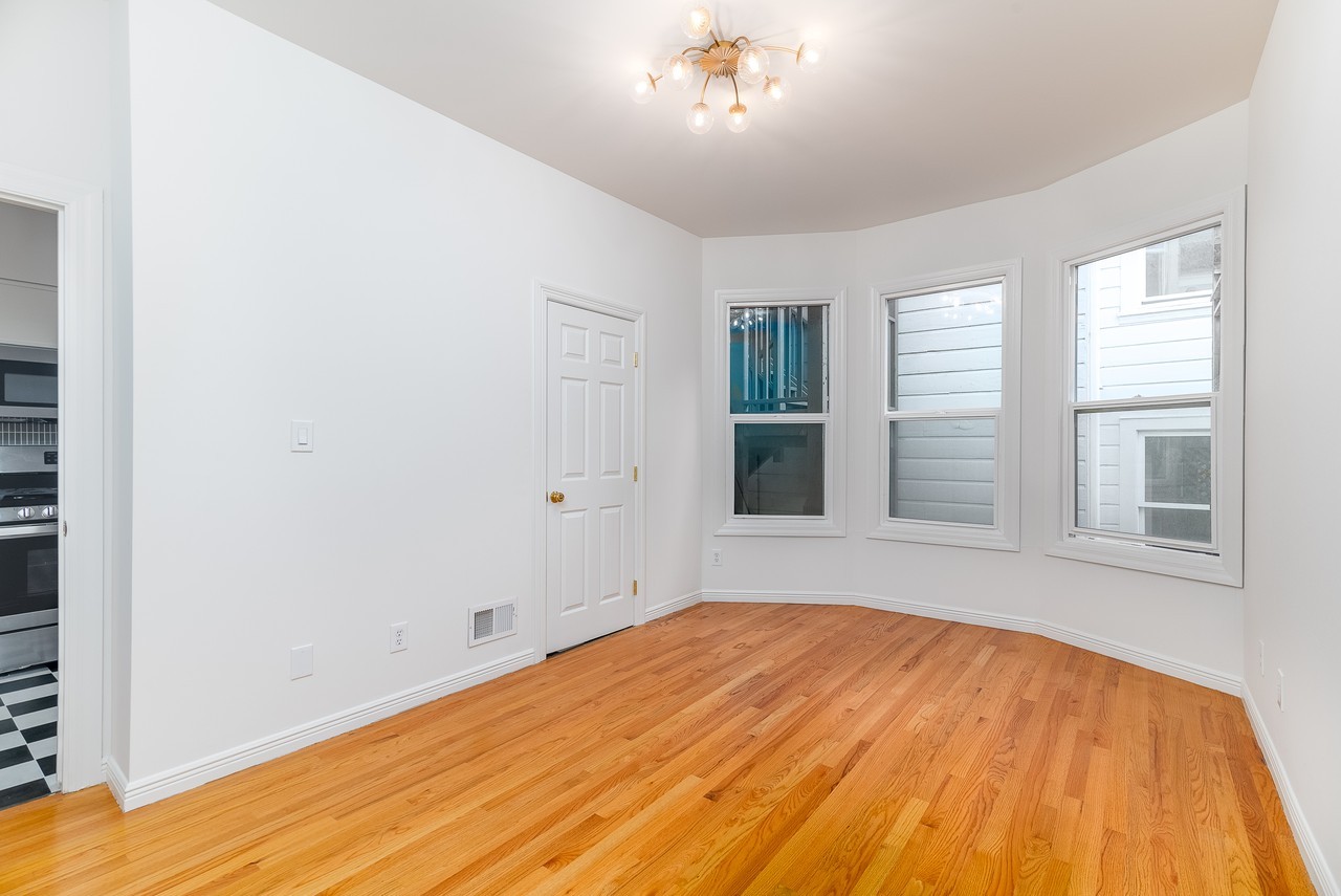 1018 Jackson St - Photo 2 of 13