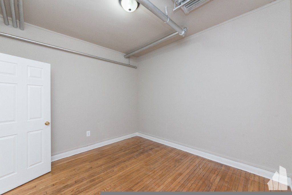 4255 West Addison Street - Photo 6 of 10