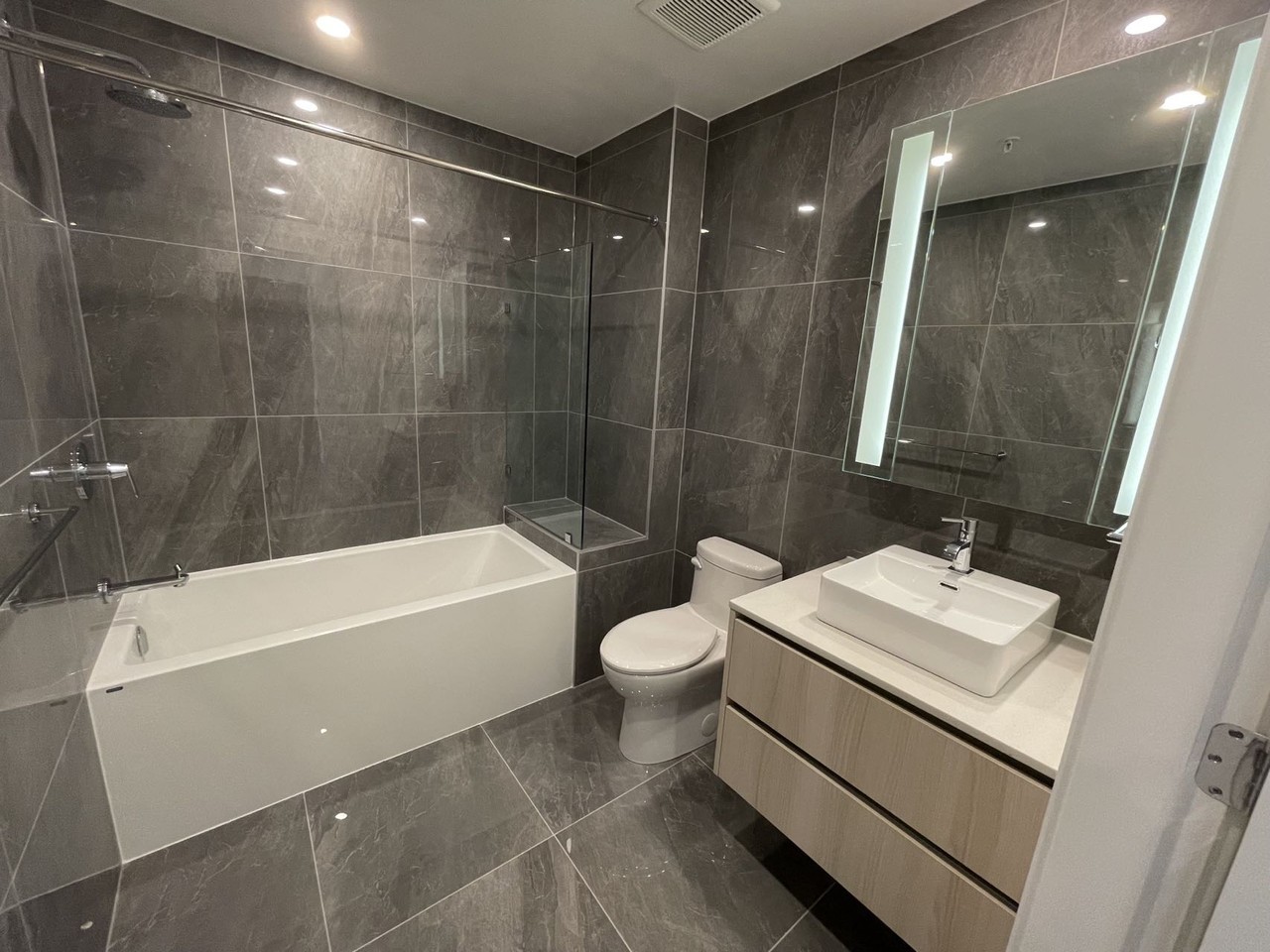 6000 Goring Street - Photo 7 of 14