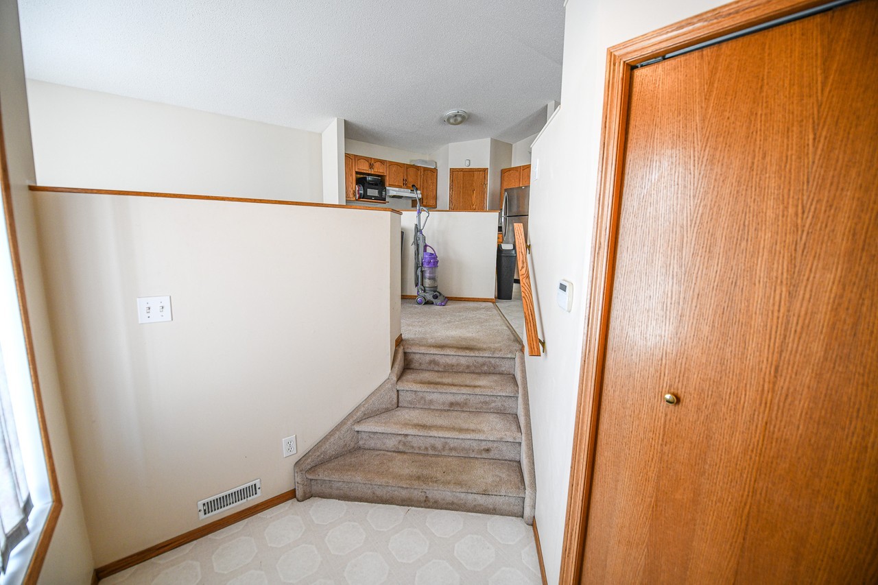 9706 126 Ave - Photo 5 of 16