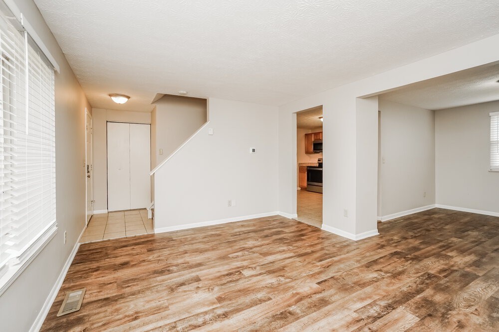 6925 Candlish Dr - Photo 5 of 18