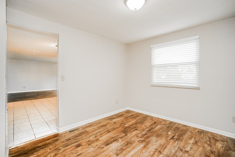 6925 Candlish Dr - Photo 7 of 18