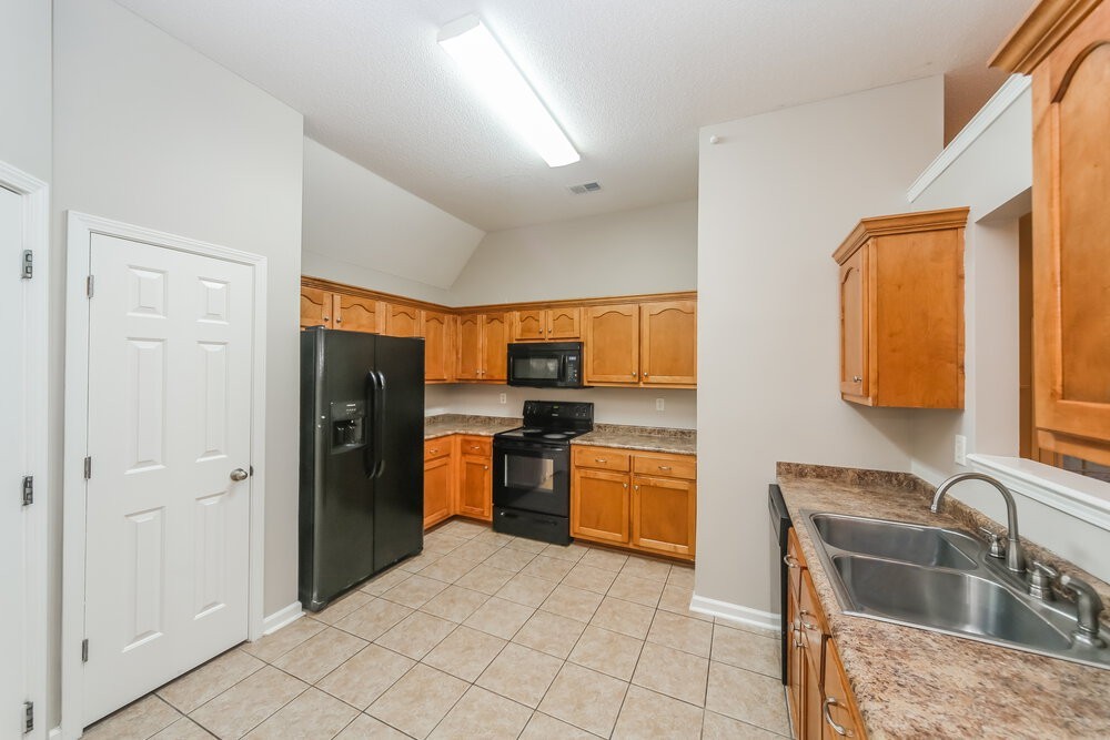 8863 Shellflower Dr - Photo 4 of 15
