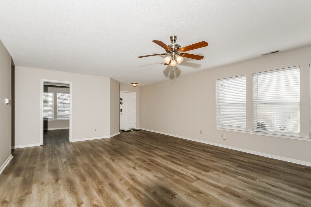 12200 Doncaster Ct - Photo 7 of 16