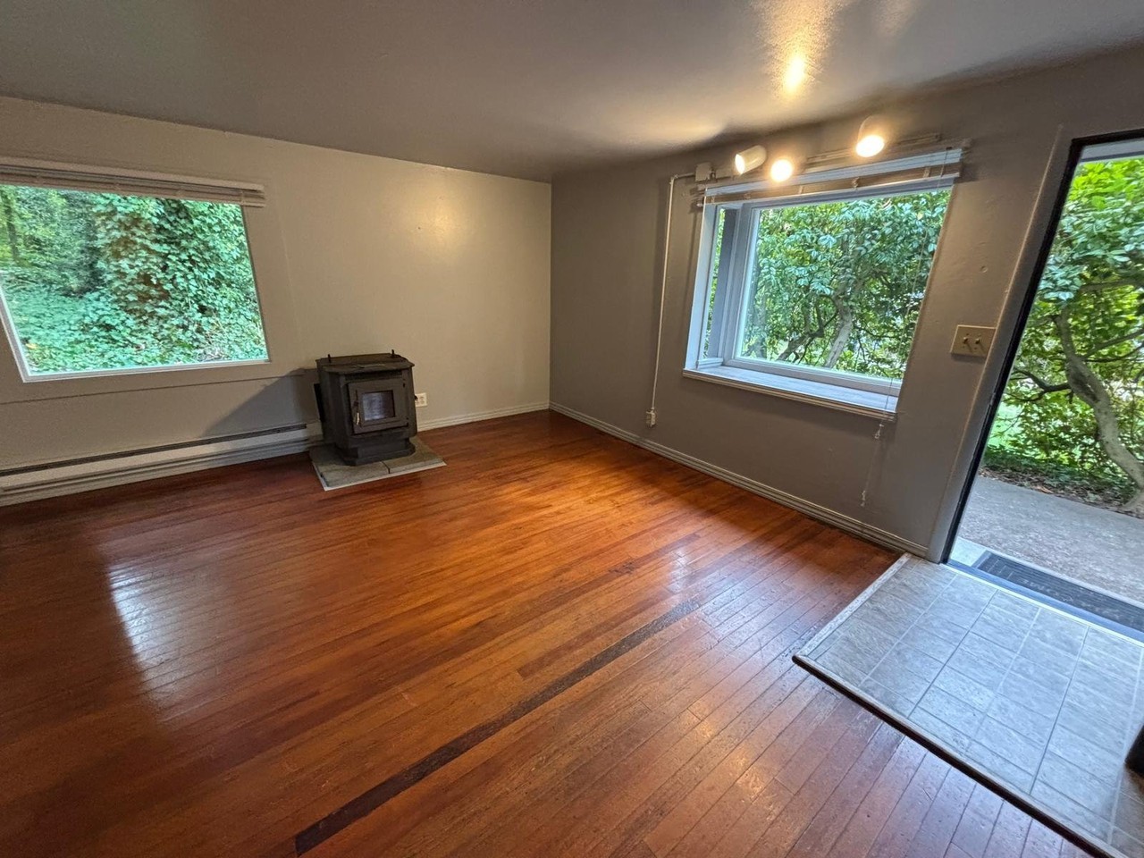 5468 Lake Washington Blvd Se #1-2 - Photo 3 of 10