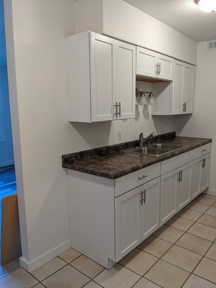 502 W Market St #303 - Photo 3 of 9