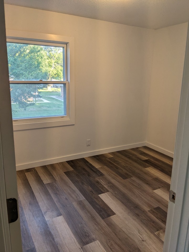 502 W Market St #303 - Photo 6 of 9