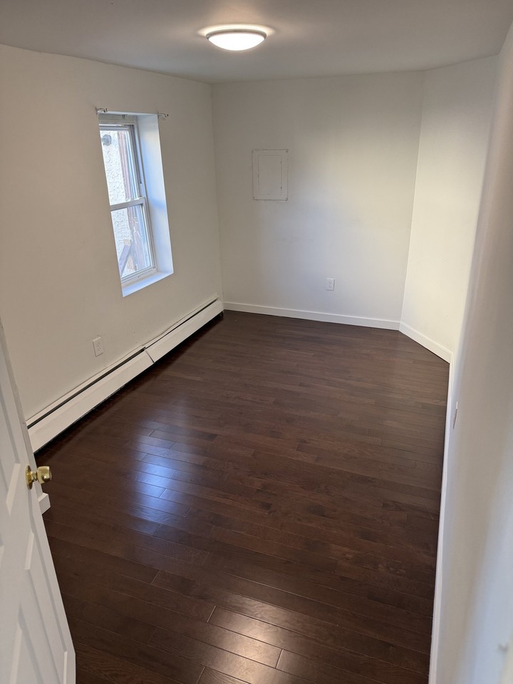 1115 Morton Ave #A - Photo 5 of 9