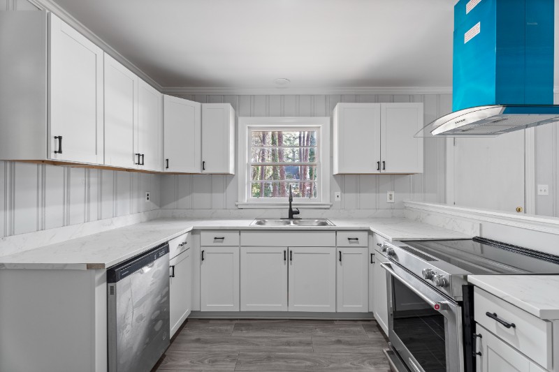 829 Burton St - Photo 5 of 11