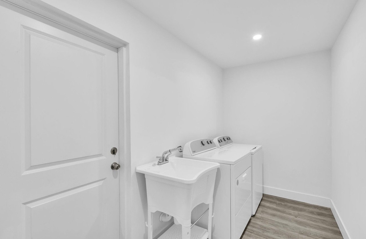 452 Wickham Ave S - Photo 3 of 19