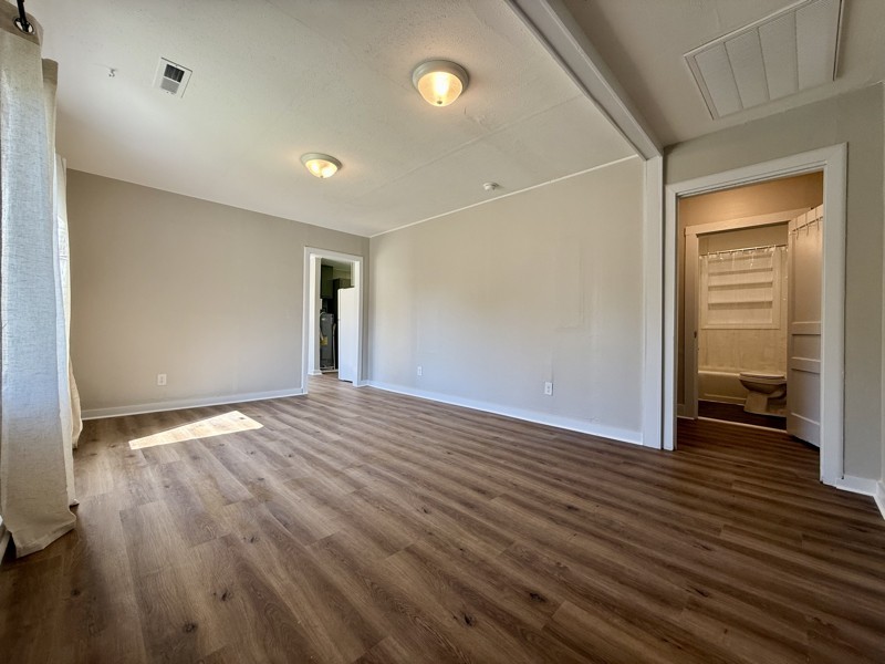 125 Clayton St - Photo 4 of 18