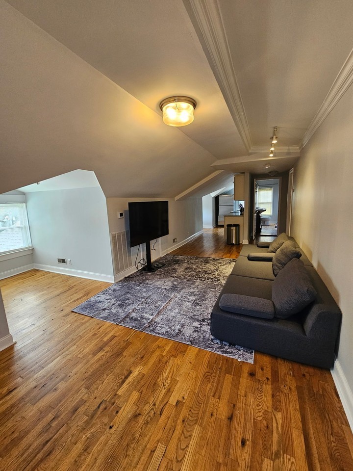 1711 Villa Pl #B - Photo 3 of 21