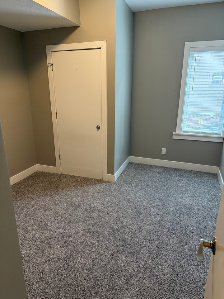 3515 2nd Ave S #204 - Photo 5 of 8
