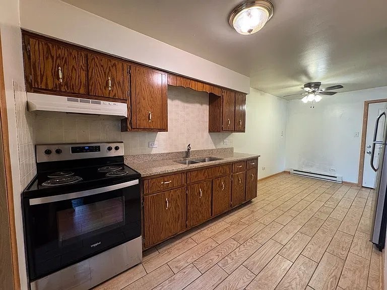 6605 Oak Forest Ave #3 - Photo 4 of 10