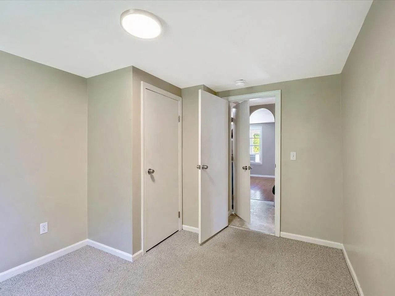 92 West St #B - Photo 6 of 16