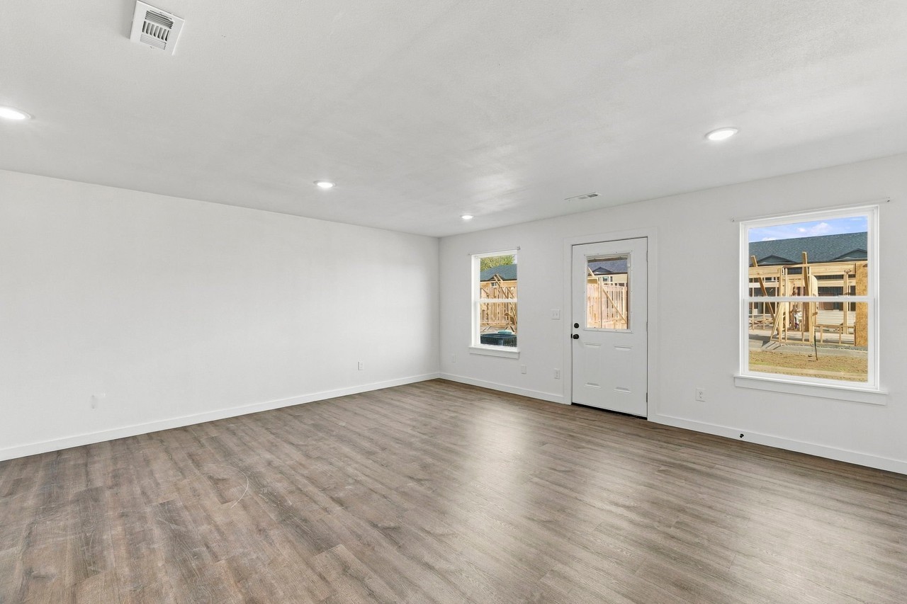 820 Timothy St #F - Photo 7 of 19