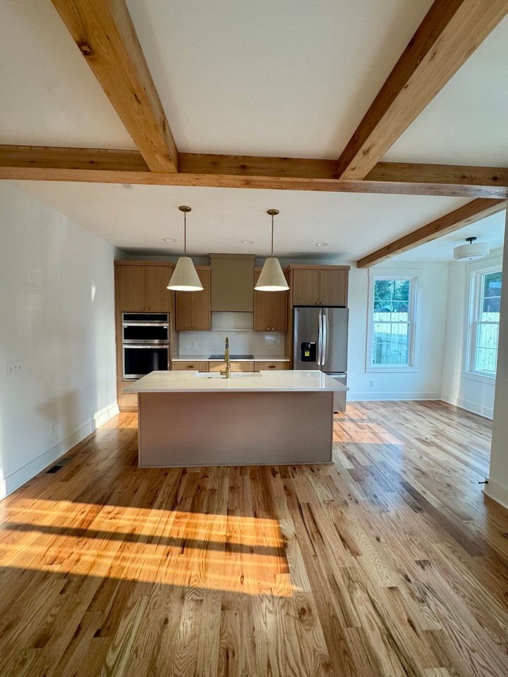 201 Oriel Ave - Photo 2 of 8