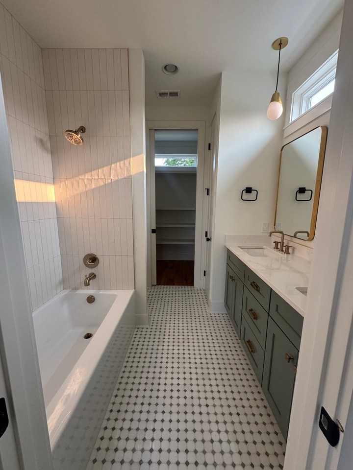 201 Oriel Ave - Photo 6 of 8